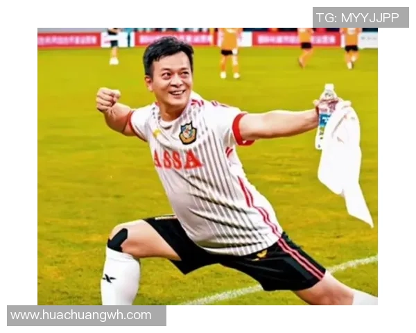 国内足球明星化身街头老人展现慈祥风采引发路人关注与热议